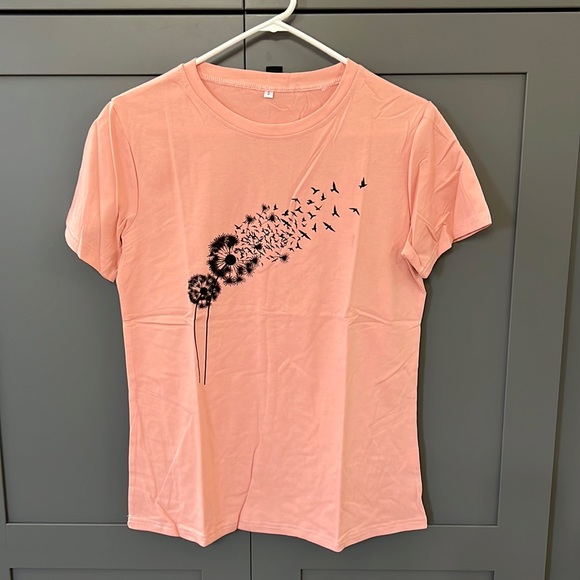 Tops - NWOT-Women’s Sz S Peachy Pink Dandelion Short Sleeve T-shirt